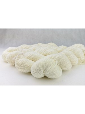 Jasmine - 100% superwash merino wool fingering